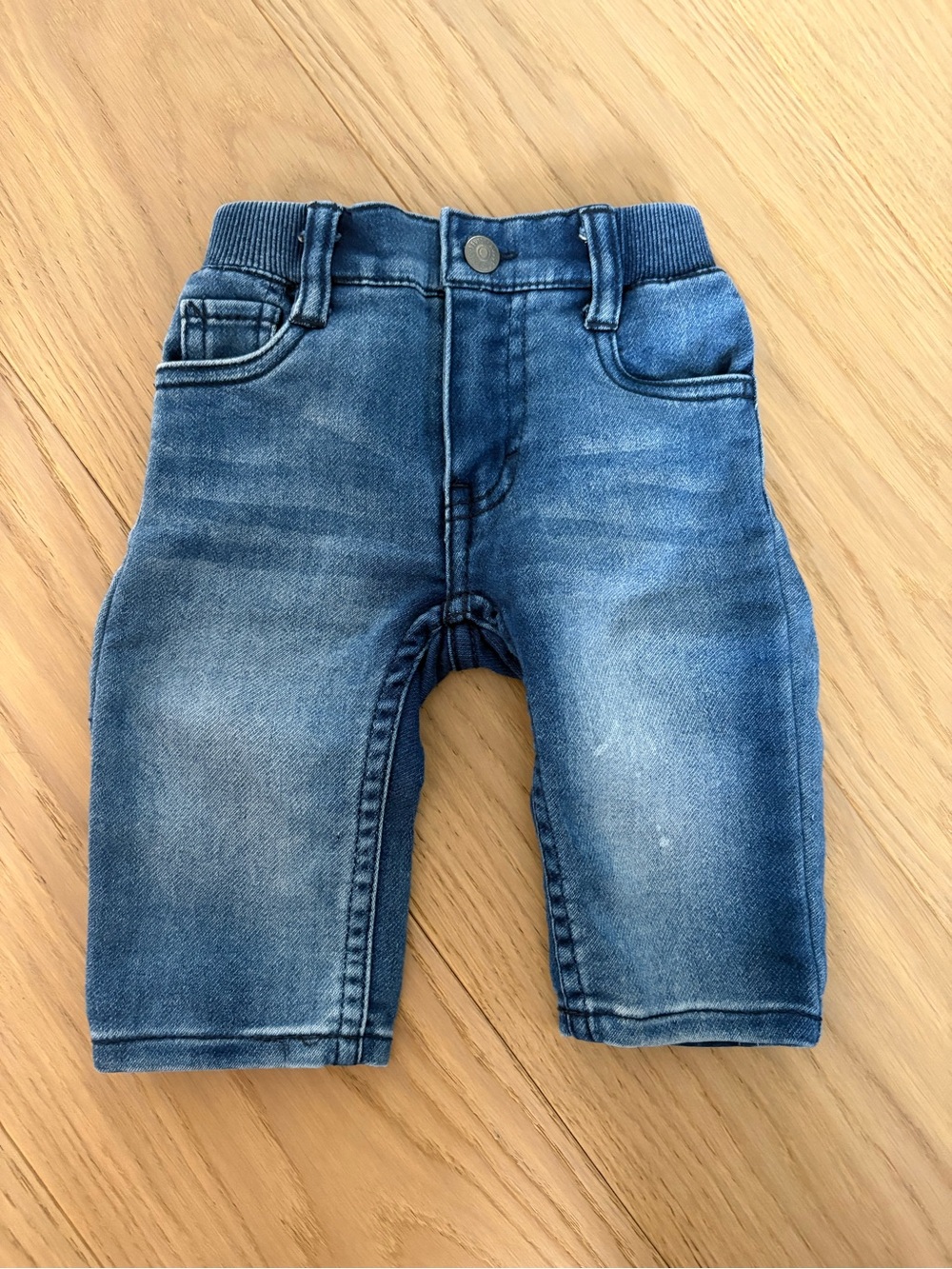 Levi’s pull on denim - size 6 months